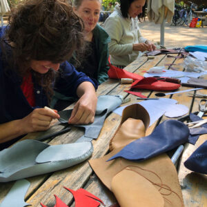 Workshop barefoot shoe maken